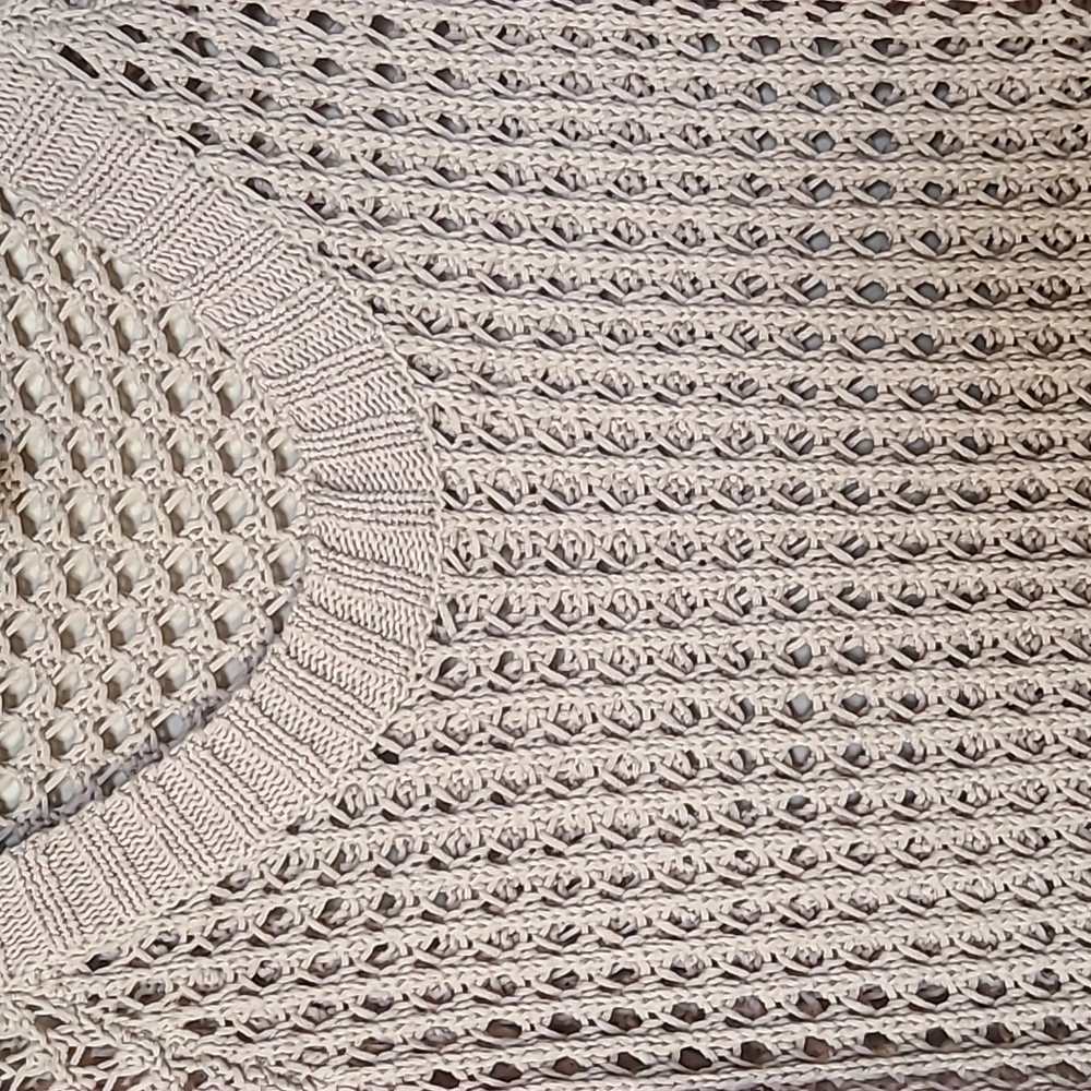 AMERICAN Rag sheer top - Picture 2 of 5